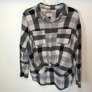 Universal Thread Plaid black white shirt XL